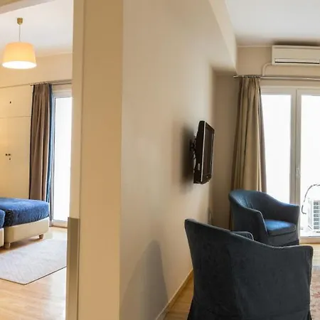 ديليس - فاميلي أبارتمنتس 4* أثينا